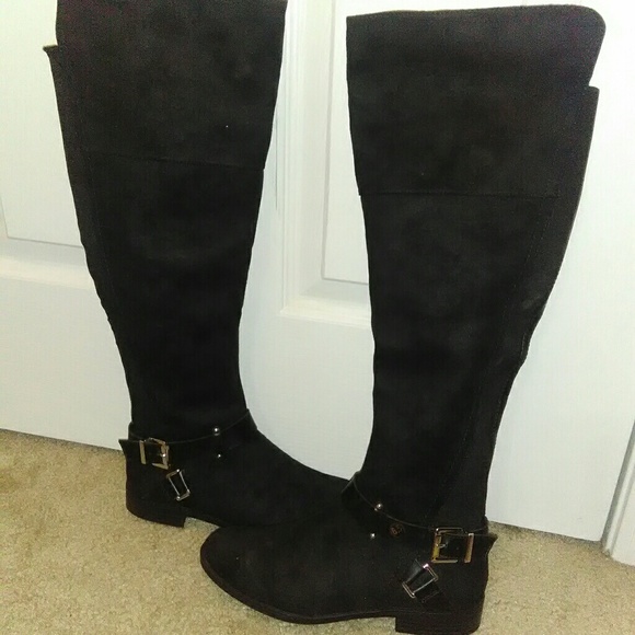 Shoes - Bar III boots